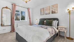 Luxurious 2-Bed Home Near NEC, BHX Airport & JLR Ideal for Contractors or Lesiure Stays Long term stay available