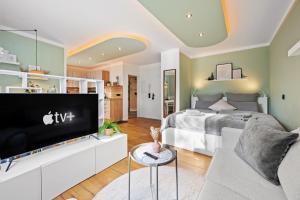 EDLER WOHNRAUM Boutique-Studio mit Balkon, Miele-Kaffeevollautomat, Lift, Parkplatz & WLAN 512 Mbps