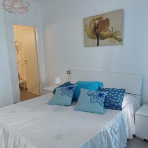 Appartamento dietro il lungomare fra le due baie, fino a 8 posti letto