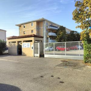 Appartements Appart T2 dans residence calme Parking prive gratuit : photos des chambres