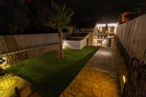 Stadthaus - Alica 8 - Pool, Barbecue, Garten, Terrassen und im Winter Zentralheizung und Kamin, hochwertig saniert