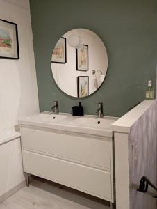 maisonnette provençale piscine le petit colibri