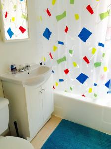 Stylish Montreal Apartment Comfortable Stay in the Golden Square Mile