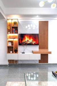 Chic high-rise with picturesque city skyline view