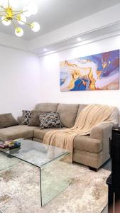 Chic high-rise with picturesque city skyline view