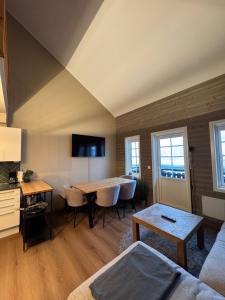 Cozy Apartment - Great View!