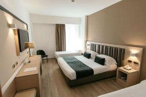 Standard Quadruple Room room in Grand Hotel la Chiusa di Chietri