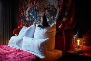 Wizard Apartment Hamburg - 3 Schlafzimmer - 156 qm mit Dachterrasse - bis 10 Personen - Dusche & Badewanne - Küche - Smart TV - kostenloser Parkplatz