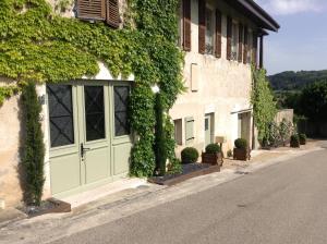 B&B / Chambres d'hotes Clos de Mont July, architecture XVIIIe au coeur de la nature : photos des chambres