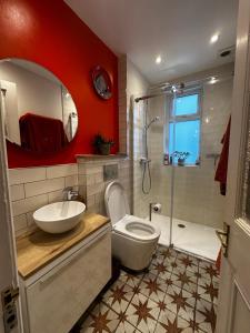 Cosey and vibrant flat in Leith, Edinburgh