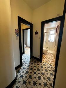 Cosey and vibrant flat in Leith, Edinburgh