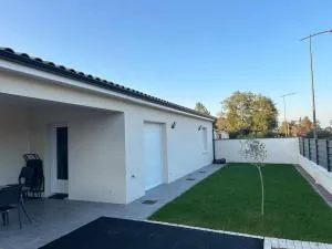 Maison Chaleureuse à 10 min du Futuroscope - Beaumont