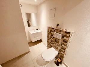 Appartements La Cave aux Lumieres - Proche centre-ville - 2 chambres - Wifi : photos des chambres