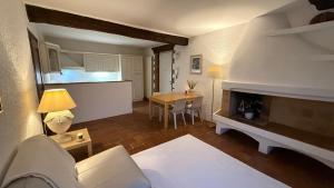 2 bedroom apt near Como lake