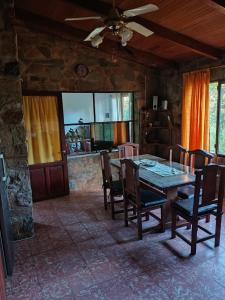 CASA FRENTE Al RIO VALLE HERMOSO