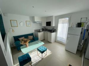 Cosy Cottage by Alice Village Provençal Serenity