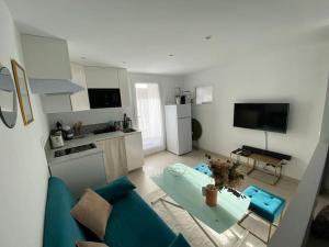 Cosy Cottage by Alice Village Provençal Serenity