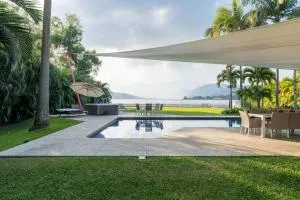 Lujosa y espaciosa casa en el Lago - El Durazno