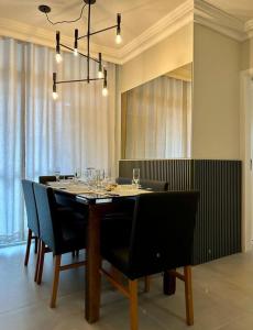 Luxo & Conforto no melhor do Guarujá, 250m Praia