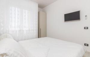 Apartments Funtana with pool