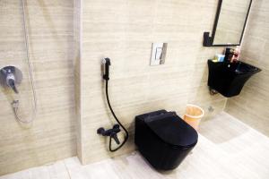 غرفة نوم فاخرة في مبنى راقي