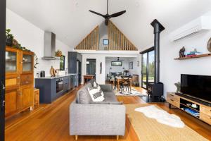 Ovata - Country to Coast