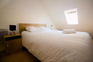 Triplex Lumineux à Cherbourg, hyper centre, 2 pas du Port & Vie Nocturne, Intendance Luxury Host