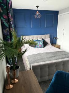 Skyline Loft - Modern Private King Room with Ensuite