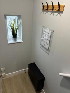 Skyline Loft - Modern Private King Room with Ensuite