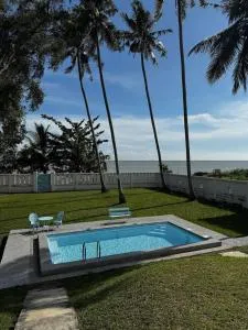 Titian Ombak PD - vila tepi pantai dengan kolam renang - Kampong Telok Kubor