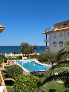 Apartamento frente al mar, Talima