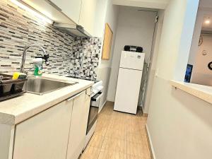 Όμορφο διαμέρισμα στην Αθήνα με αυλή