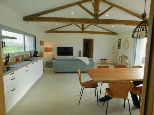 Maisons de vacances Gite au coeur des vignes : Maison 3 Chambres