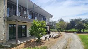 Bahwidgee Lodge - Riverside Retreat - Mount Adrah