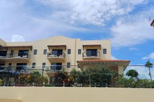 Stay on the Strand, Townsville, one bedroom apartment on the third floor, free secured parking