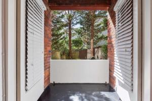 Art-Deco Gem in Midlothian Opposite Beach