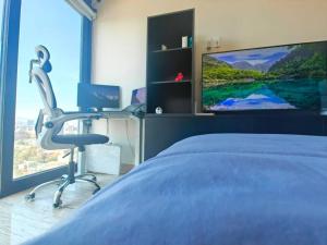 Luxury 20th-Floor Loft