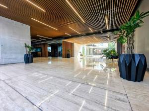 Luxury 20th-Floor Loft