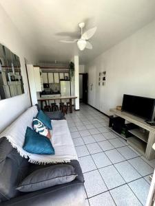 Ap no centrinho de Canasvieiras ,2 quadras mar