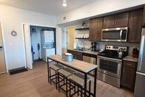 2 Bedroom Brand New Apartment Near Mayo, Park Free