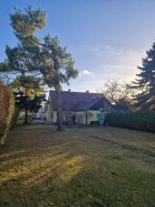 Haus mit Garten, U Bahn Nähe, gratis Parkplätze - Langenzersdorf