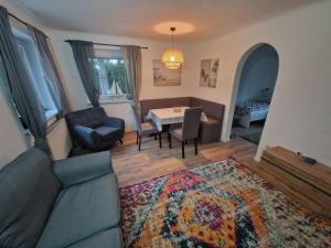 Haus mit Garten, U Bahn Nähe, gratis Parkplätze