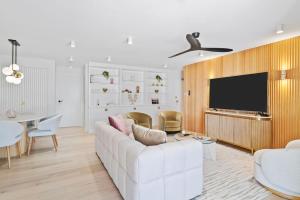 Cest Mermaid - A Stunning Beachside Escape