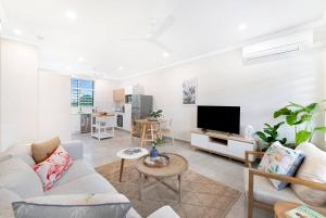Tres Botanica Nightcliff Escape for Groups, Three Adjacent Apartments