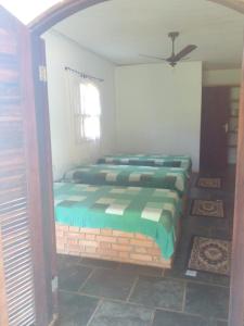 Lindo Rancho na beira do rio com piscina