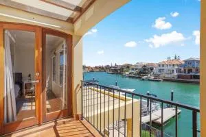 Venice On The Beach Family Waterfront Escape - Preston Beach