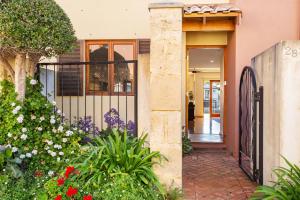 Venice on the Beach Family Waterfront Escape