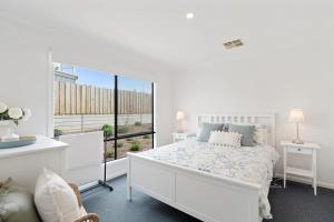 27 Seaview - Pets Negotiable - Wi-Fi - No Linen Included