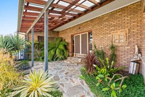 93 Montague Ave Kianga