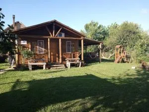 Cabaña de Don Alfonso con parque y parrilla - 弗赖本托斯